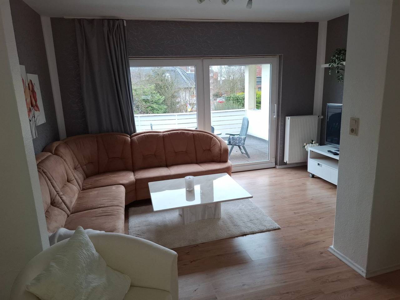 Ganze Wohnung, Private Ferienwohnung in Nordenham, großer Balkon in Nordenham, Nordseeküste
