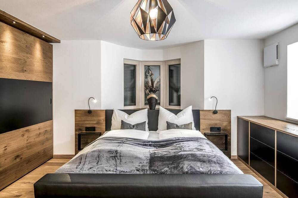 Ganze Wohnung, Villa Tribulaunblick - Luxus-Apartment, Kamin, Terrasse & Bergblick bei Sterzing in Gossensaß, Brenner