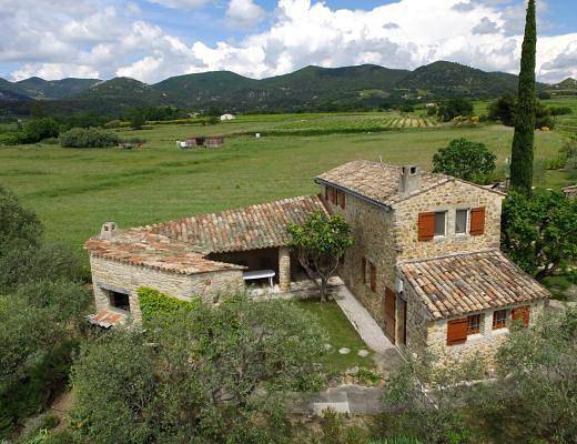 Vakantiehuis voor 2 personen, met terras en zwembad in de Provence