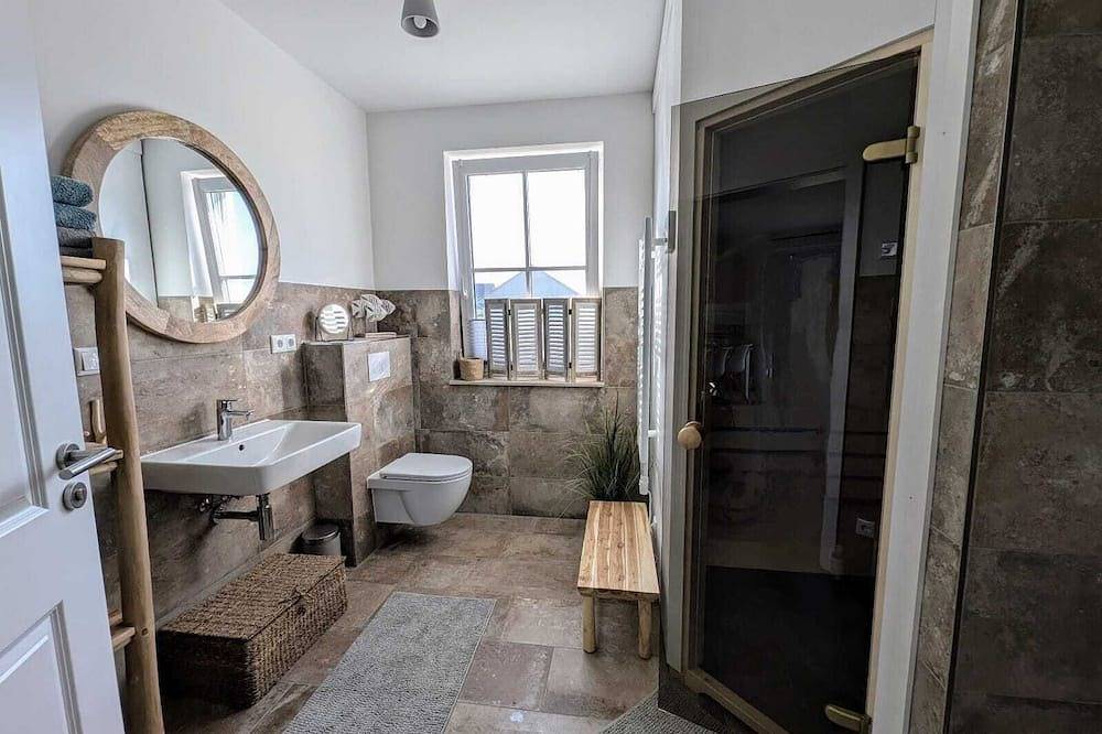Ferienhaus \"Boddenidyll\" zw. Darß & Rügen, inkl. Sauna, Kamin, Weitblick + 2Sups in Altenpleen, Stralsund Umland