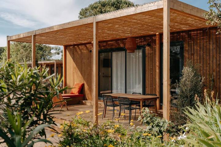 Camping pour 3 personnes, avec Terrasse et Piscine