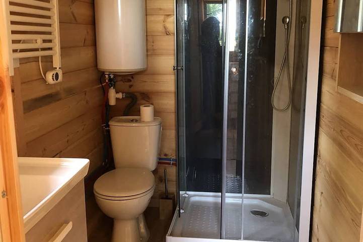 Charming chalet in the Luberon region Perfect comfort for two people in Cavaillon, Regionaler Naturpark Luberon