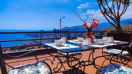 Gîte pour 6 personnes, avec terrasse et vue à São Gonçalo