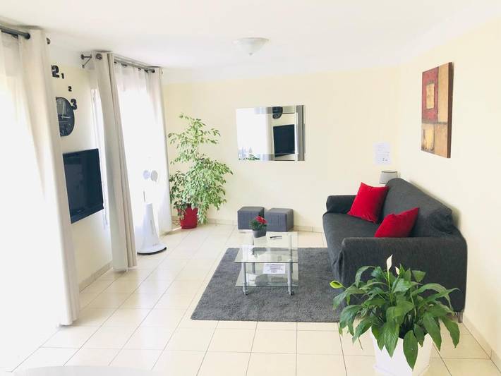 Gîte pour 4 personnes, avec balcon, adapté aux familles à Saint-Julien-en-Genevois - 2