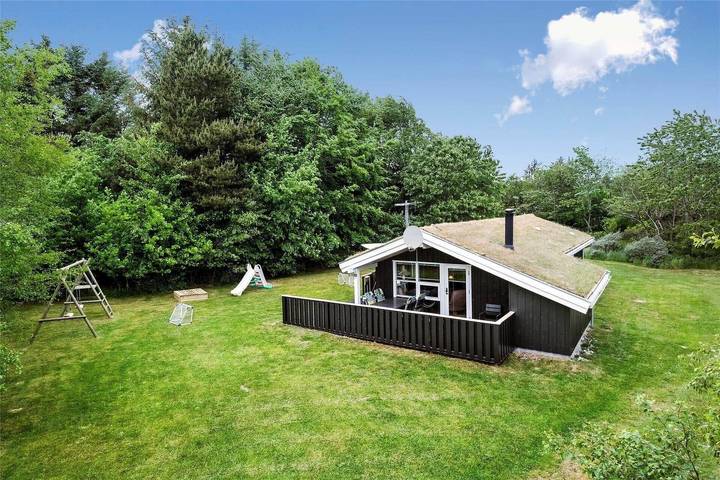 Ferieudlejning for 4 personer, med sauna og terrasse i Hune
