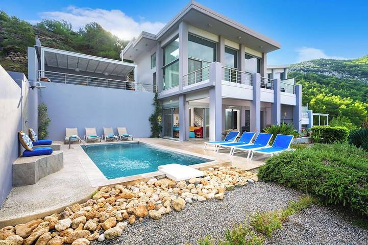 Ferienhaus für 8 Personen, mit Whirlpool und Garten sowie Balkon in Faliraki