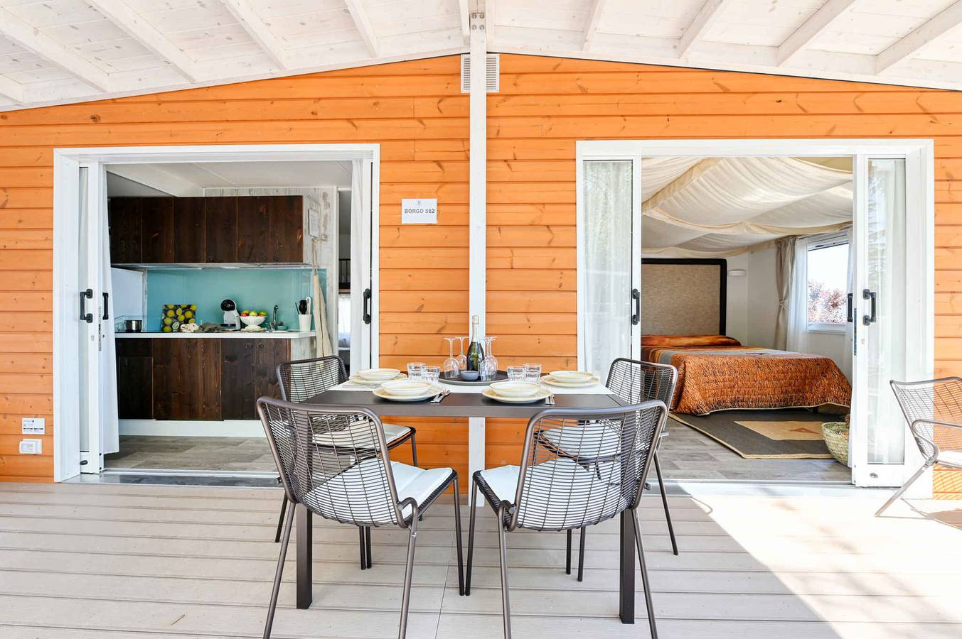 Mobilehome mit Terrasse, Klimaanlage und Pool  in San Benedetto (Peschiera del Garda), Peschiera del Garda