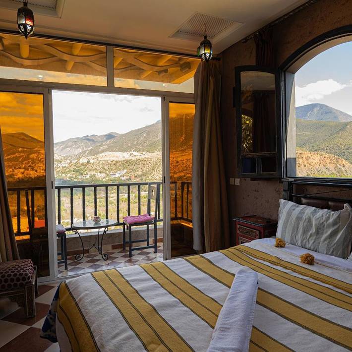 Gîte pour 3 personnes, avec jardin et jacuzzi, adapté aux familles à Ourika (roman)