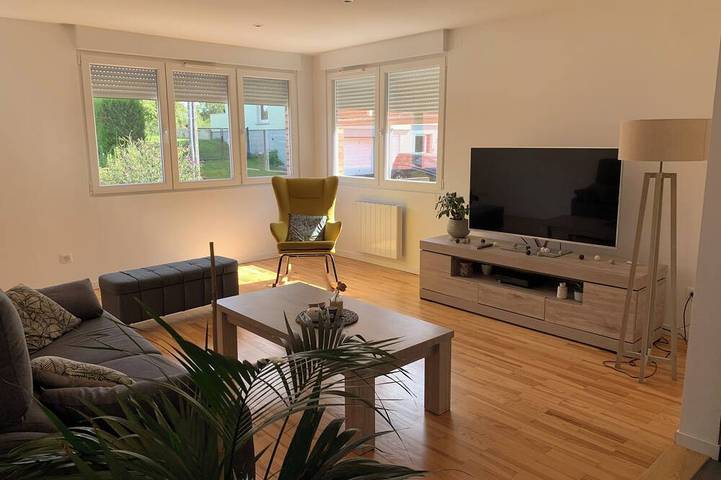 Gîte pour 6 personnes, avec terrasse dans Lupstein