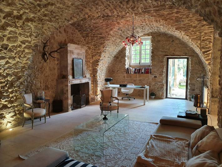 Location de vacances pour 15 personnes, avec terrasse, animaux acceptés à La Tour-d'Aigues - 2