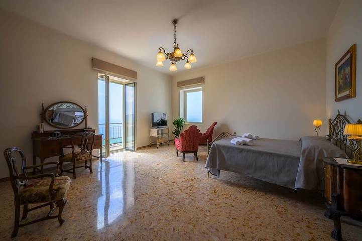 Palazzo Perez, Camera Pavone in Belvedere Marittimo, Provincia di Cosenza