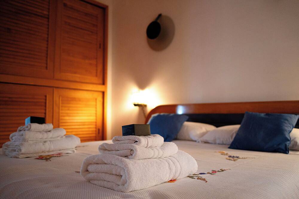 Entire apartment, Love Boat - Two Bedroom Apartment, Sleeps 4 in Ortona, Ortona (Municipality)