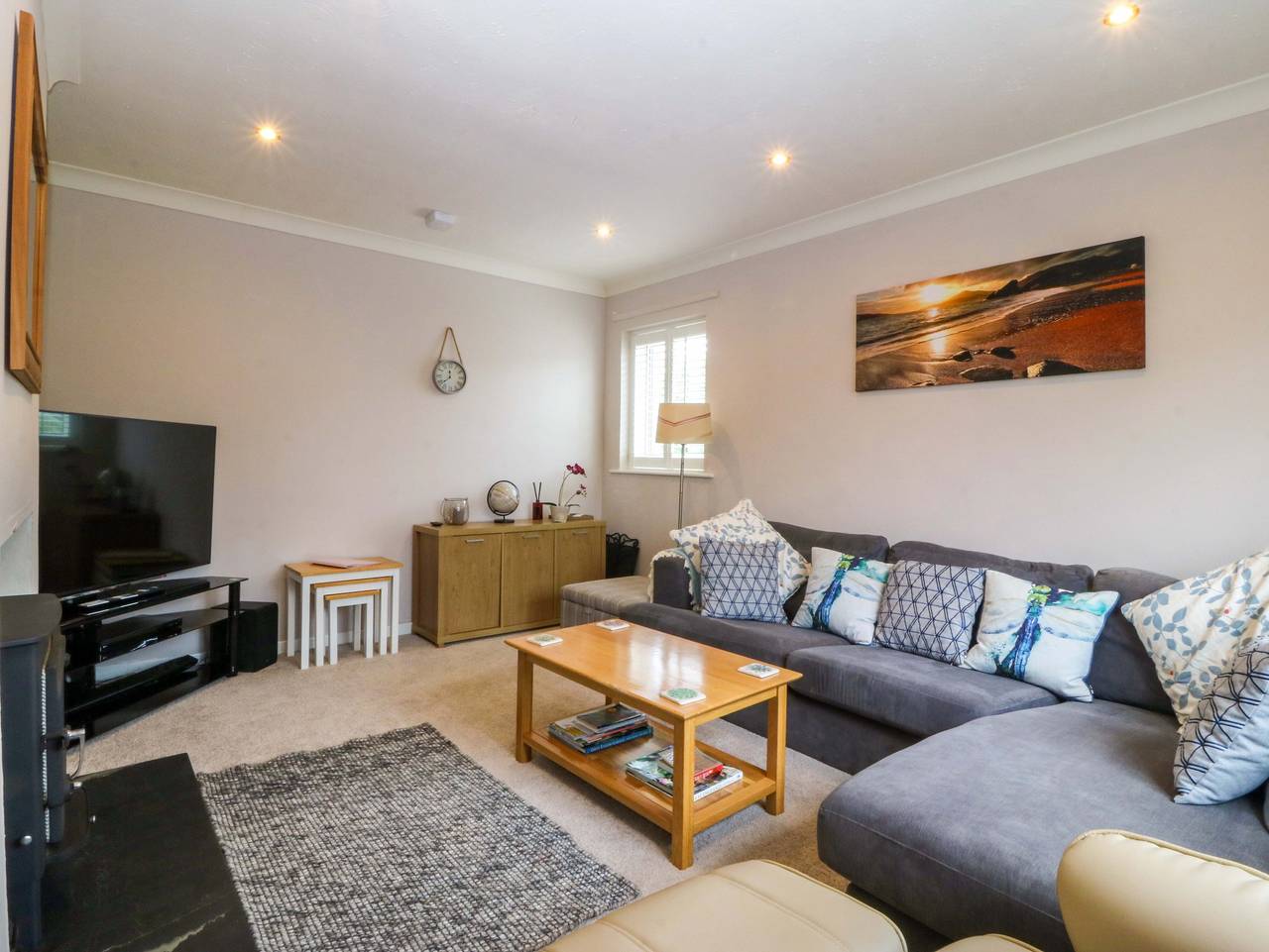 5 Ger Afon in Llanbedrog, Gwynedd
