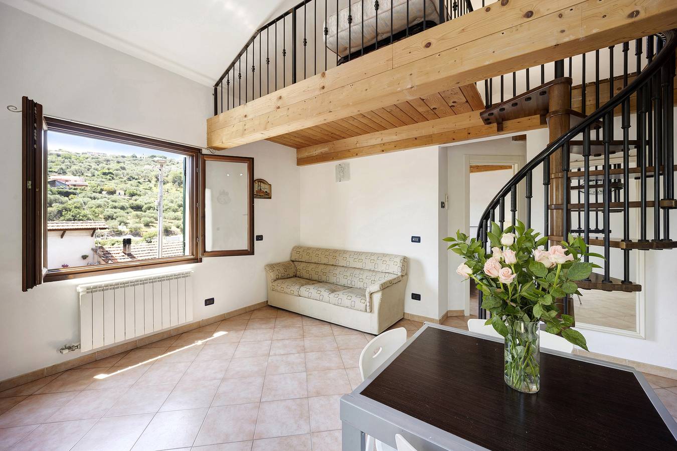 Holiday Home 'Casetta Rosa' close to the Sea with Garden & A/C in Diano San Pietro, Riviera di Ponente