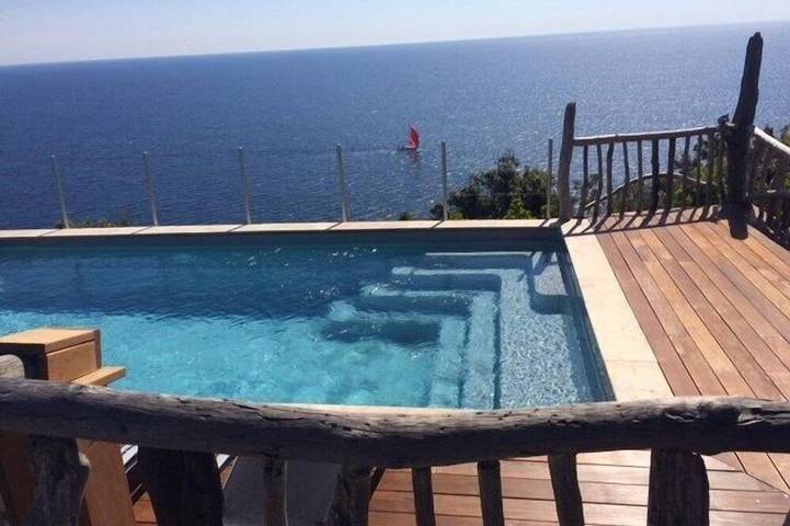 Location de vacances pour 5 personnes, avec jacuzzi ainsi que jardin et terrasse dans Plage de Fautea