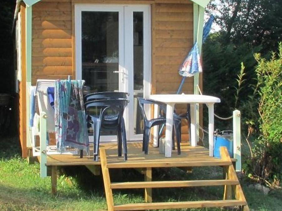 Camping Le Balcon de Chartreuse - Insolite 4 personnes - Petunia Arizona in Miribel-les-Échelles, Isère