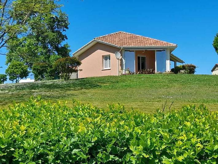 Gîte pour 5 personnes, avec Terrasse ainsi que Jardin et Vue