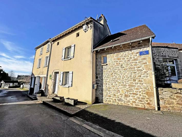 Gîte pour 4 personnes, avec jardin à Dompierre-les-Églises