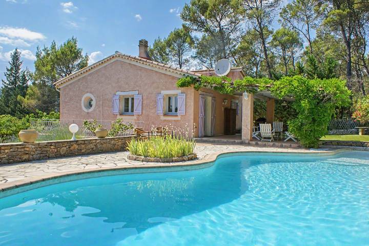 Gîte pour 8 personnes, avec piscine à Entrecasteaux - 4