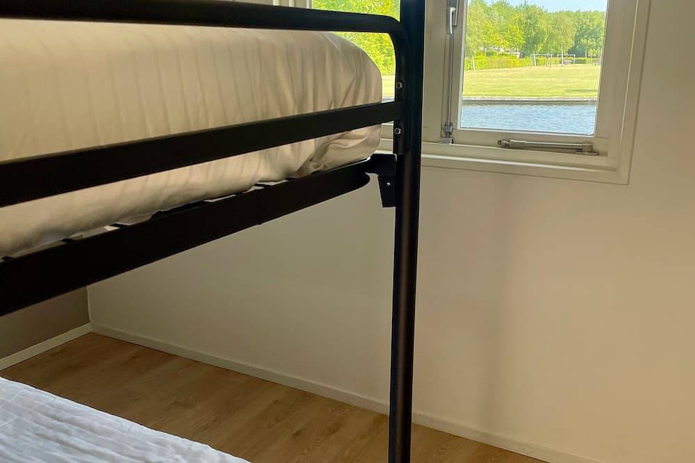 The Amsterdam Chalet at The Lake! A small paradise 10 minutes from Amsterdam in Vinkeveen, Groene Hart