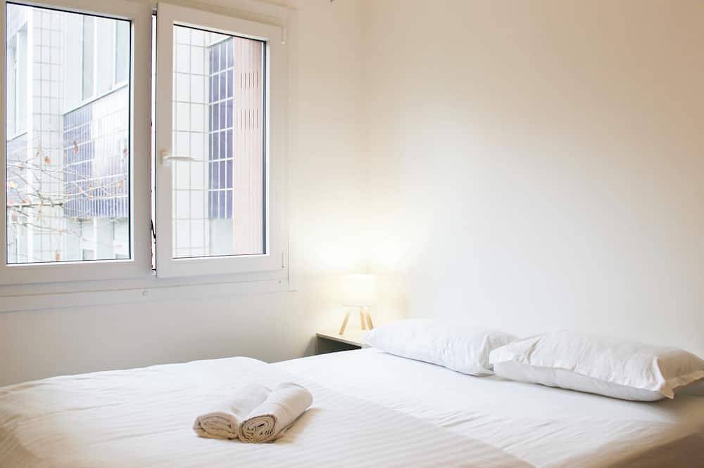 Entire apartment, Bright studio in Pantin, perfect for couples in Pantin, Seine-Saint-Denis