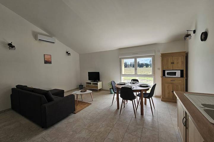 Gîte pour 4 personnes, avec jardin et piscine à Jonquières - 4