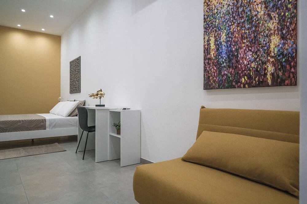 Ganze Wohnung, Apartment with terrace in Terrasini By Seaheller in Terrasini, Palermo Provinz