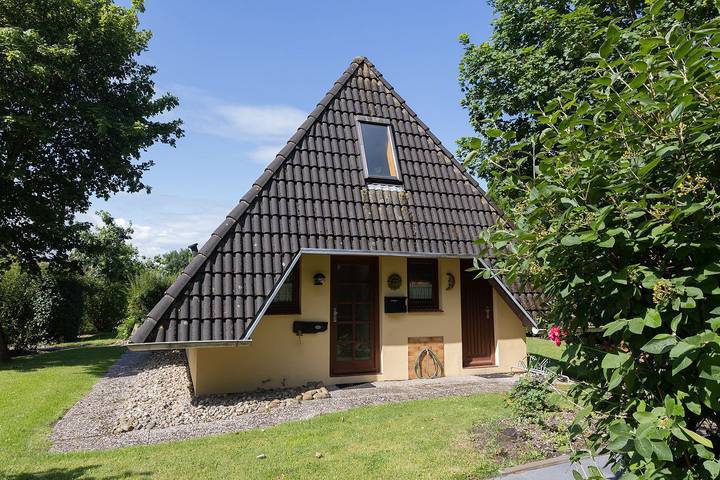 Ferienhaus für 4 Personen, mit Terrasse und Garten in Dorum