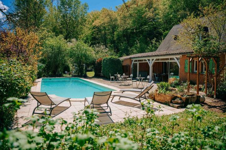Chambre d’hôte pour 2 personnes, avec Terrasse et Jardin ainsi que Piscine et Vue