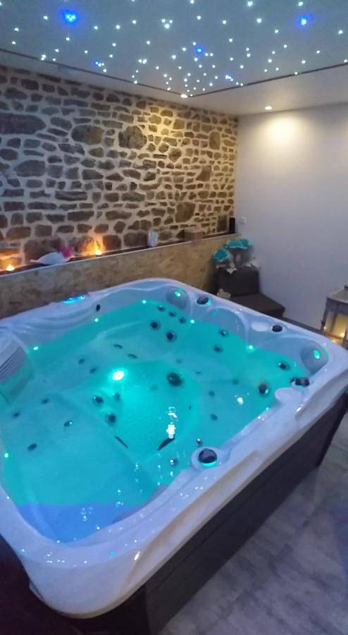 Hôtel pour 2 personnes, avec Balcon et Jacuzzi ainsi que Terrasse et Vue