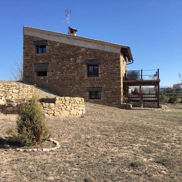 Casa de vacaciones para 3 personas, con jardín además de vistas al lago y vistas en Gúdar-Javalambre - 2
