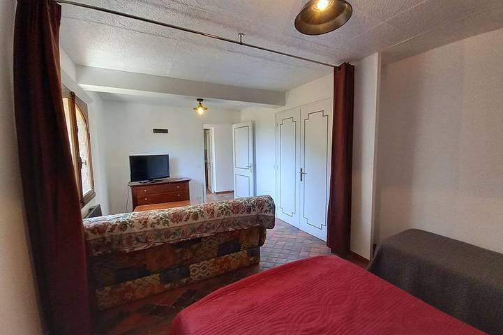 Location de vacances pour 4 personnes, avec terrasse et jardin à Le Castellet - 3