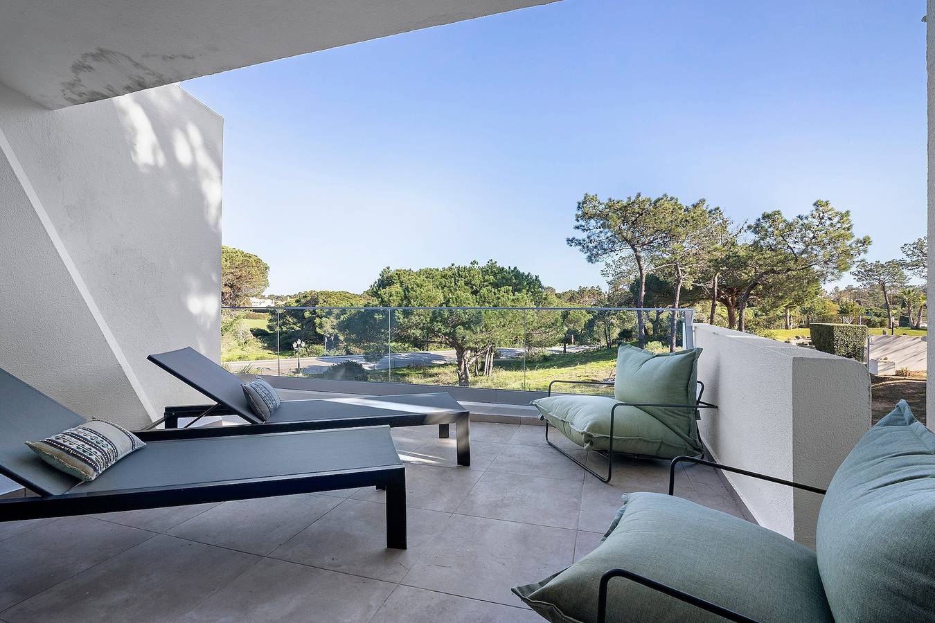 Ganze Wohnung, Geräumige Ferienwohnung „Dansk“ mit Pool, Wlan, Klimaanlage & Balkon; Parkplatz vorhanden in Quinta do Lago, Almancil