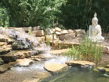 Location de vacances pour 10 personnes, avec vue et vue sur le lac ainsi que piscine et jardin à Cabannes