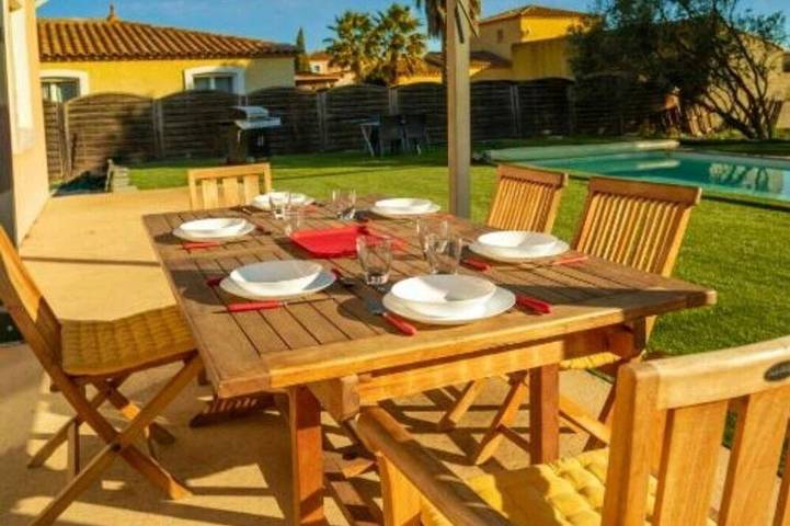 Location de vacances pour 6 personnes, avec terrasse et jardin à Mirepeisset
