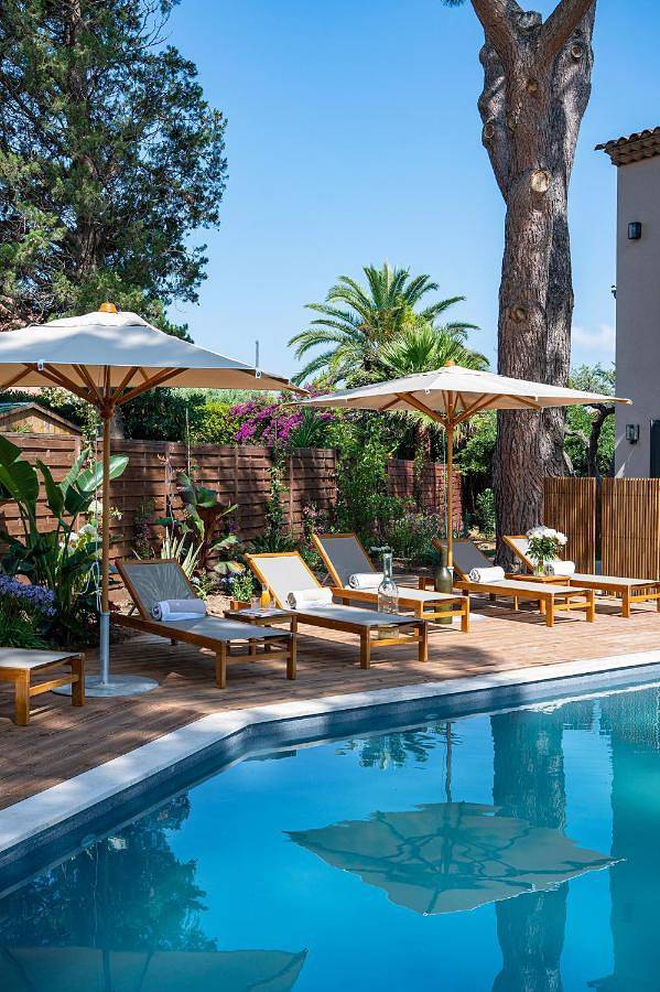 Hôtel pour 2 personnes, avec piscine et jardin, animaux acceptés