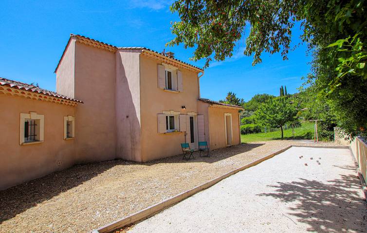 Location de vacances pour 8 personnes, avec jardin ainsi que terrasse et piscine à Apt - 4