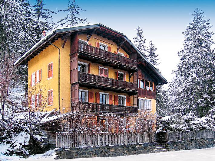 Chalet für 16 Personen, mit Balkon und Terrasse sowie Sauna und Ausblick in Crans-Montana