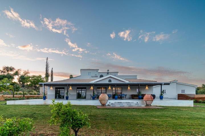 Hôtel pour 2 personnes, avec jardin et piscine ainsi que sauna et vue