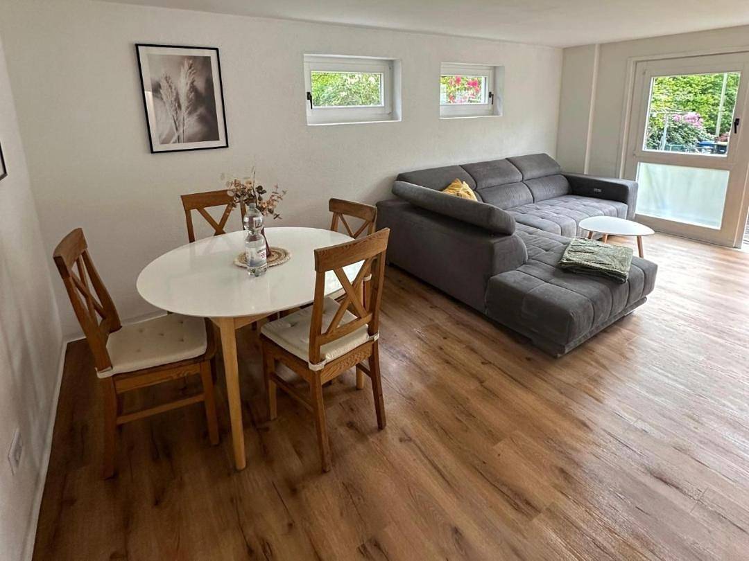 Ganze Wohnung, Ruhige Ferienwohnung im Grünen in Mittelhof, Altenkirchen & Umgebung