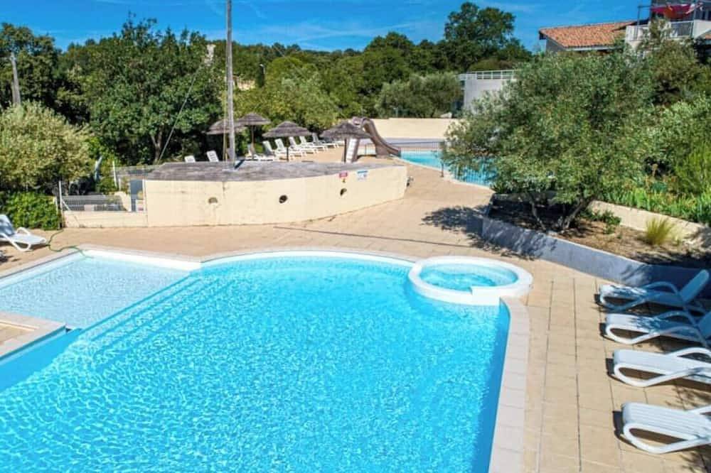 Zecamping 3* familial toboggans animaux acceptés locatif 32m2 5 pers in Castries, Côte méditerranéenne (France)