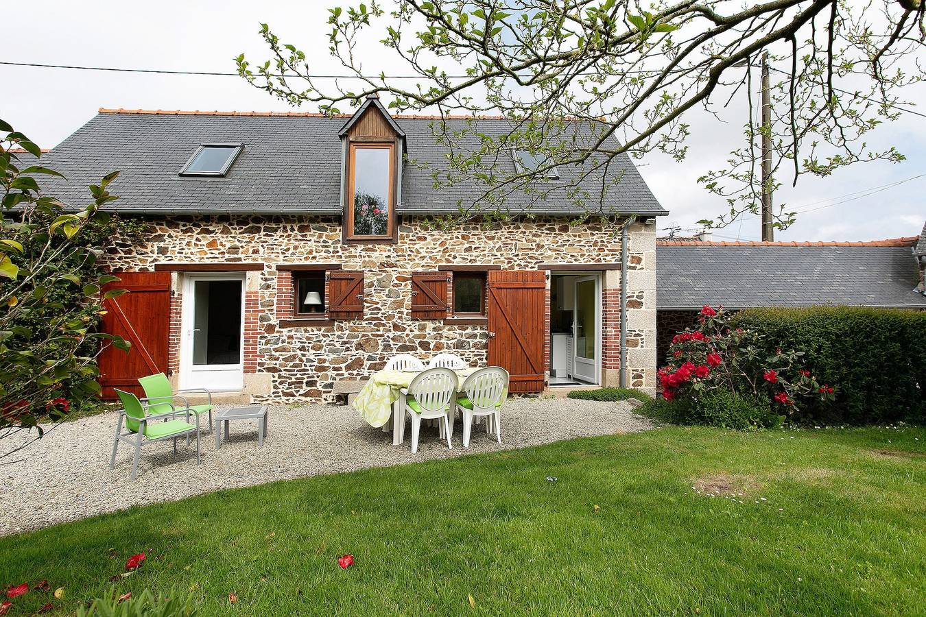 Maison de vacances « Le Nid du Goéland » avec terrasse privée, jardin commun et Wi-Fi in Lantic, Côte de Goëlo