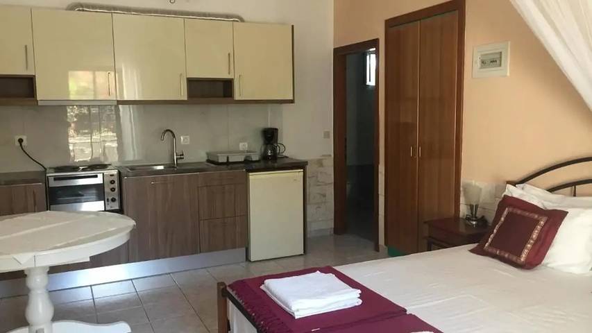 Ferienwohnung für 4 Personen, mit Pool und Terrasse sowie Garten