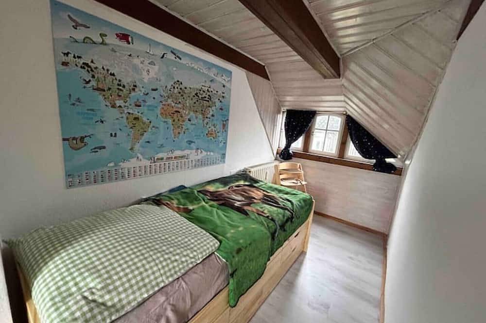 Ganze Wohnung, Maisonette-Fewo Fritz mit Außen-Whirlpool und  Infrarotsauna in Großschönau, Zittauer Gebirge