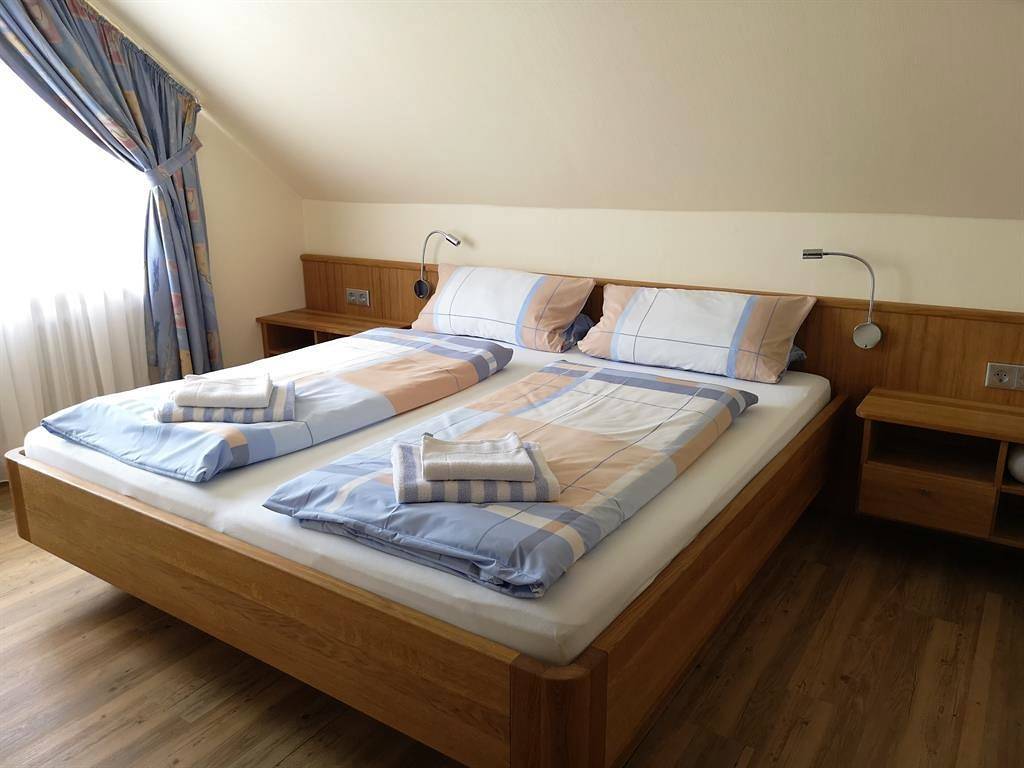 Ganze Ferienwohnung, 4-Bettwohnung, Runder Turm in Zell Stadt (Mosel), Zell (Mosel)