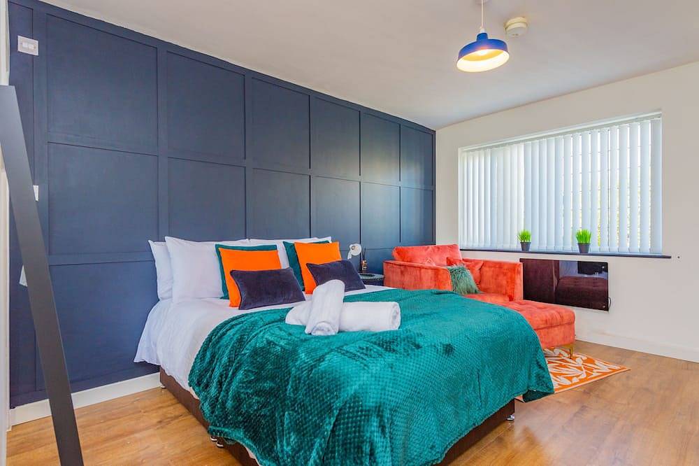 Entire apartment, Deluxe Studio Annexe - En-Suite Shower - Heswall in Merseyside