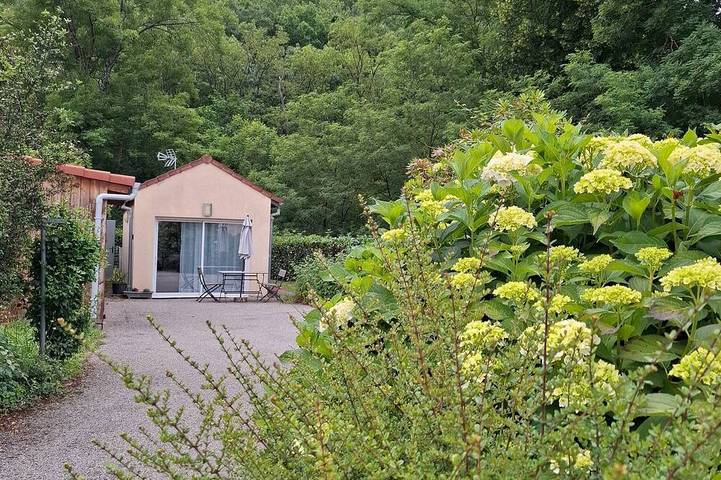 Gîte pour 2 personnes, avec jardin à Saint-Paul-de-Jarrat