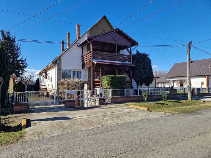 Ferienwohnung für 8 Personen, mit Garten in Balatonlelle