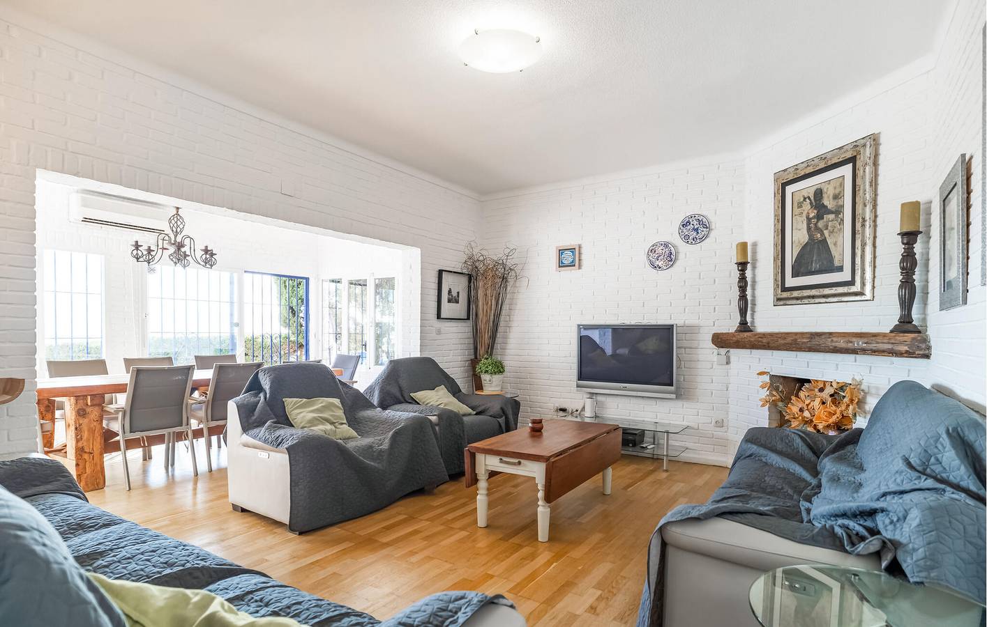 Apartamento con vistas al mar, piscina y aparcamiento, a 1,5 km de la playa in Torremuelle, Benalmádena