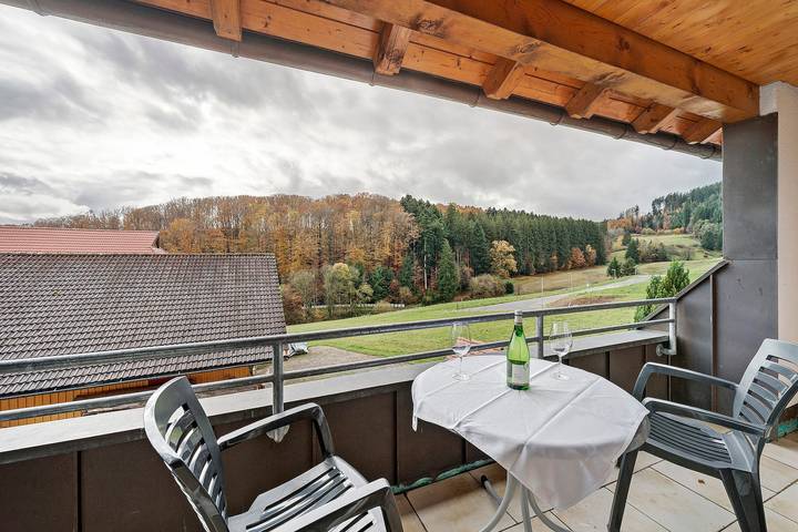 Appartement entier, Appartement de vacances 'Waldblick' avec balcon et Wi-Fi in Biederbach, Forêt-Noire centrale